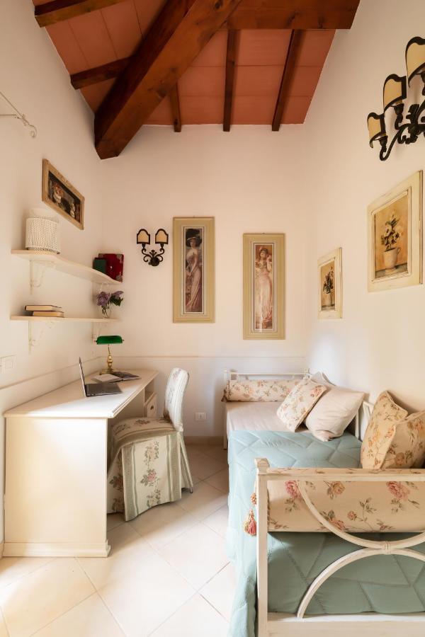 Noi2Vacanze In Digital Work Contignano Exterior photo